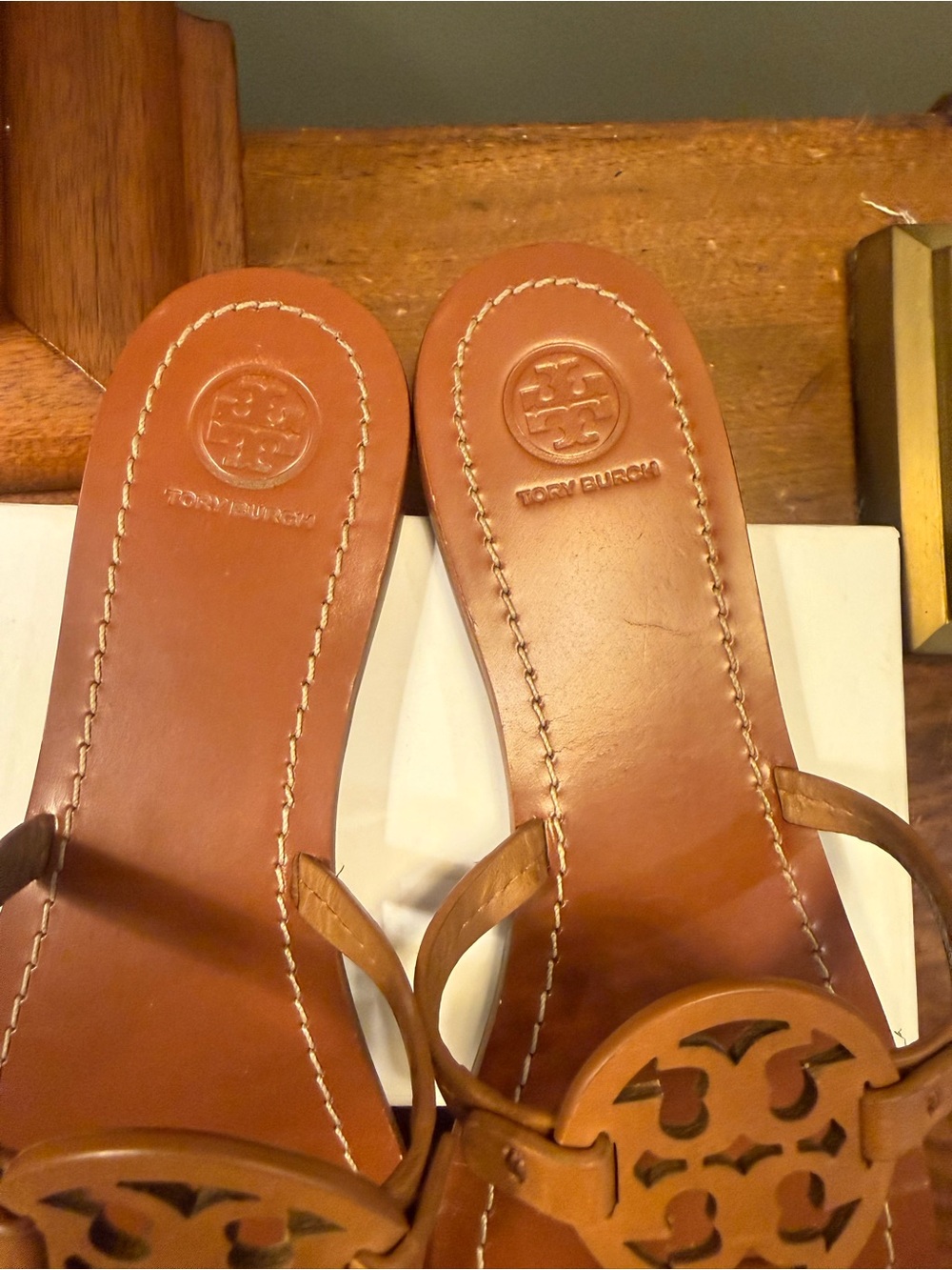 Tory Burch Brown Gabriel Mini Miller Brown Leather Thong Sandals Size 10 - Picture 3 of 10